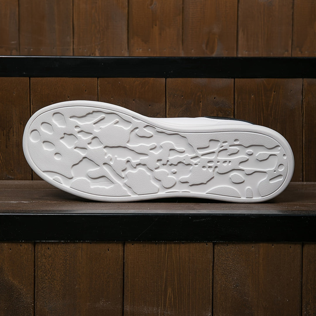 Chic und Stil | Clean White Sneakers for Women White