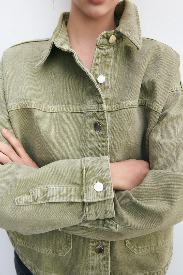 Amarae | Classic khaki denim jacket for everyday style