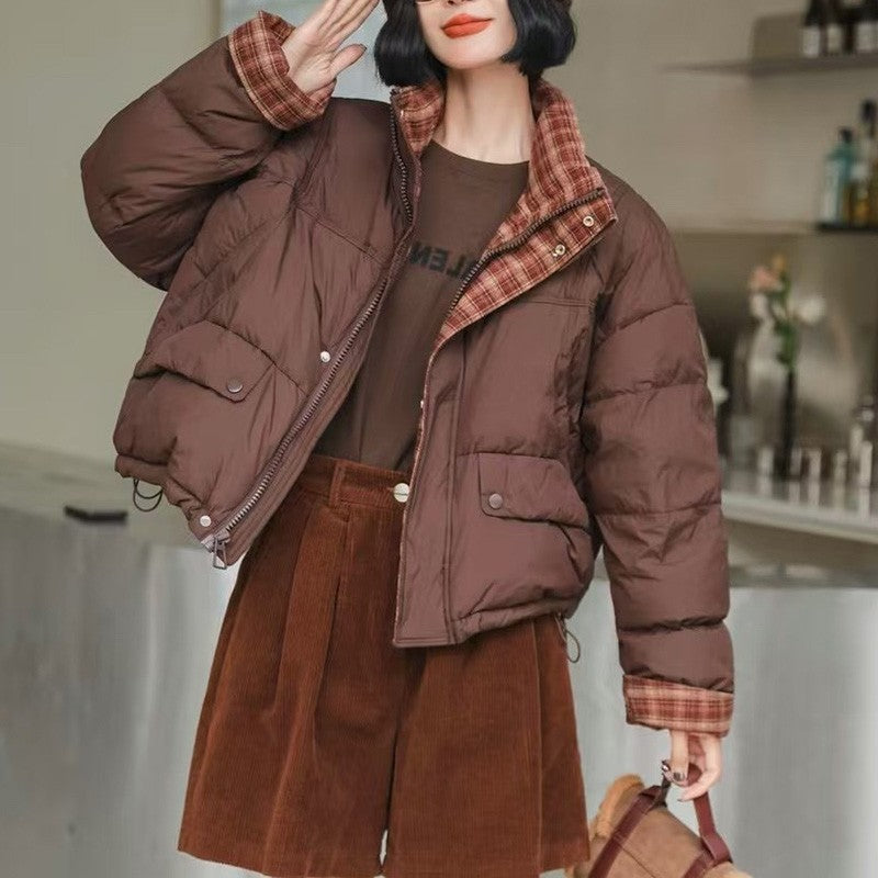 Short women's down jacket with high fill power