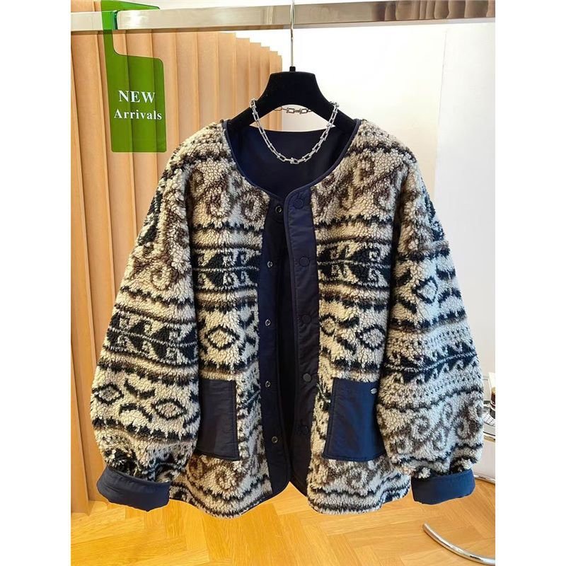 Reversible jacket with lambskin look