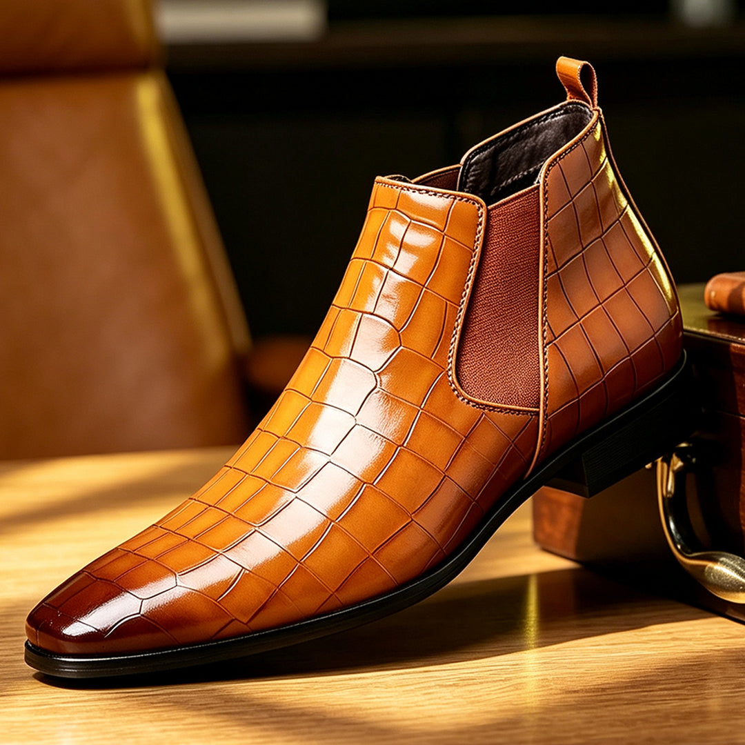 Fashionable men's Chelsea boots in vintage style