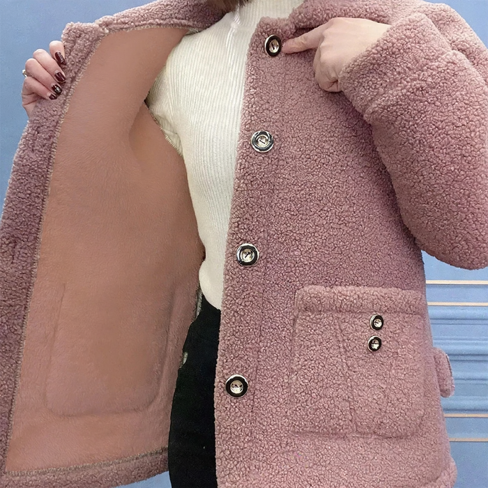 Fleece-lined women's jacket in teddy look