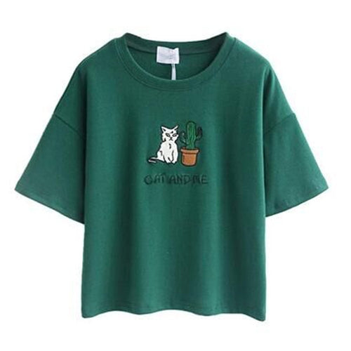 Women's casual T-shirt with cute cat and plant design Amarae