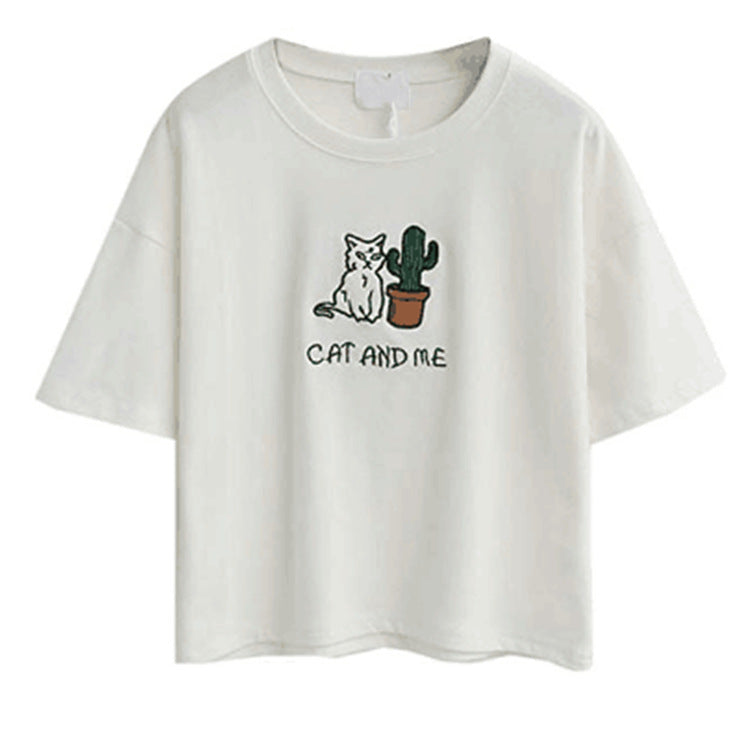 Women's casual T-shirt with cute cat and plant design Lune London