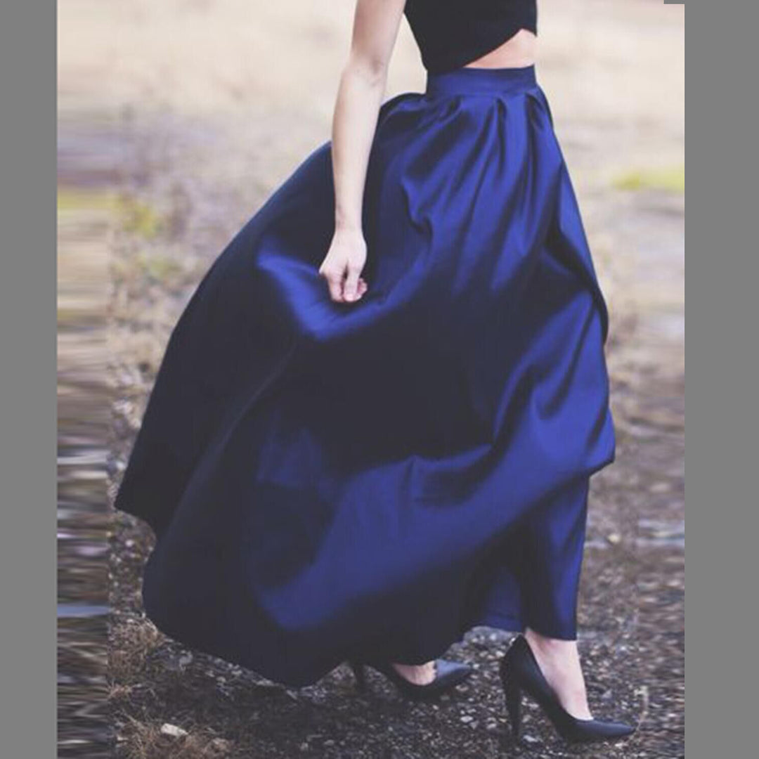 Women's maxi skirt made of shimmering satin with a wide cut Lune London