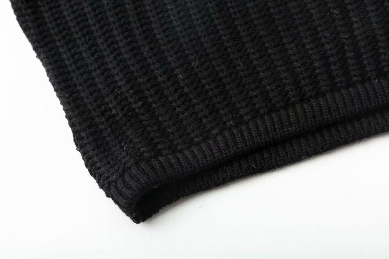 Trendy knitted sweater for women with original fringe sleeves Lune London