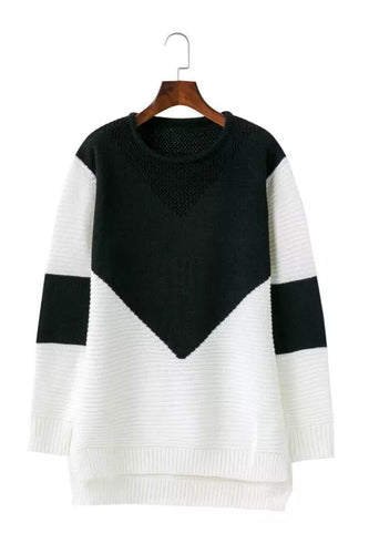 Chunky knit sweater for women with a modern color block design and a discreet V-neck Amarae