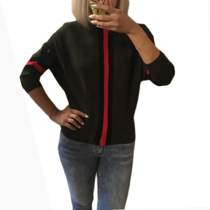 Casual knitted sweater for women with modern stripes and a loose fit Lune London