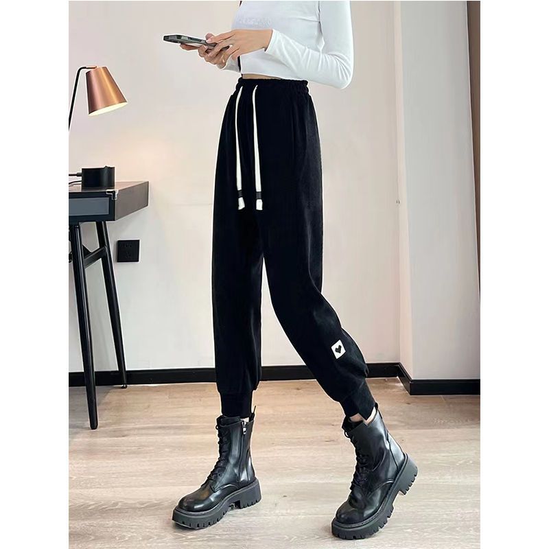 Padded chenille jogging pants for women, loose fit