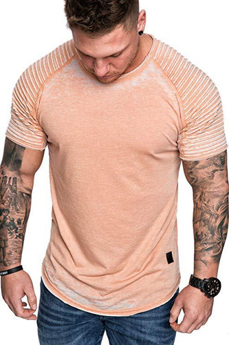 Men's sports t-shirt with a textured shoulder design Chic und Stil