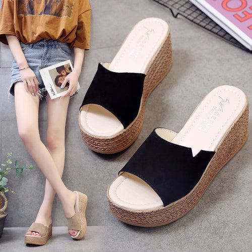 Ladies Wedge Sandals with Modern Cross Design and Non-Slip Sole Chic und Stil