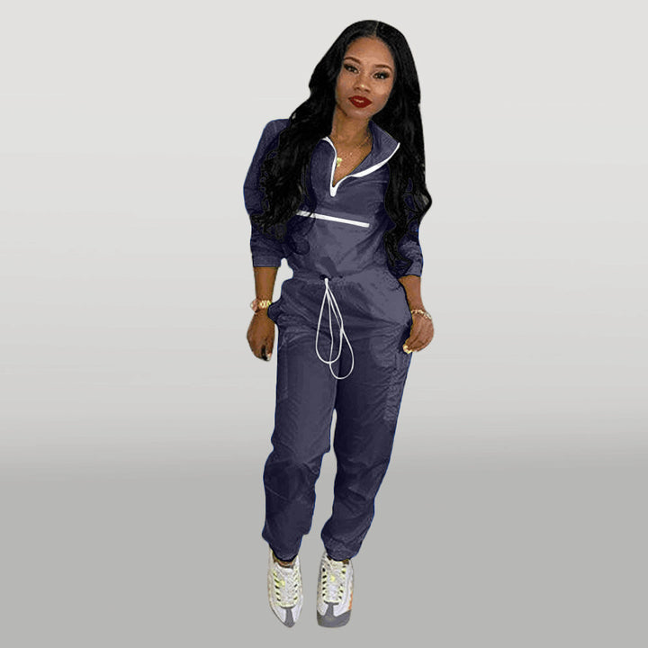 Women's sports set with practical zipper and elastic waistband Lune London