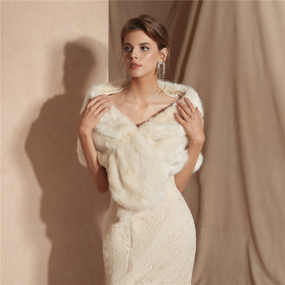 Women Elegant Faux Fur Scarf Lune London