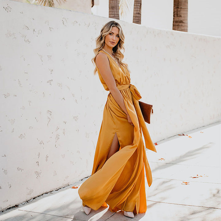 Ladies Elegant Maxi Dress with Flowing Skirt and Simple Silhouette Lune London