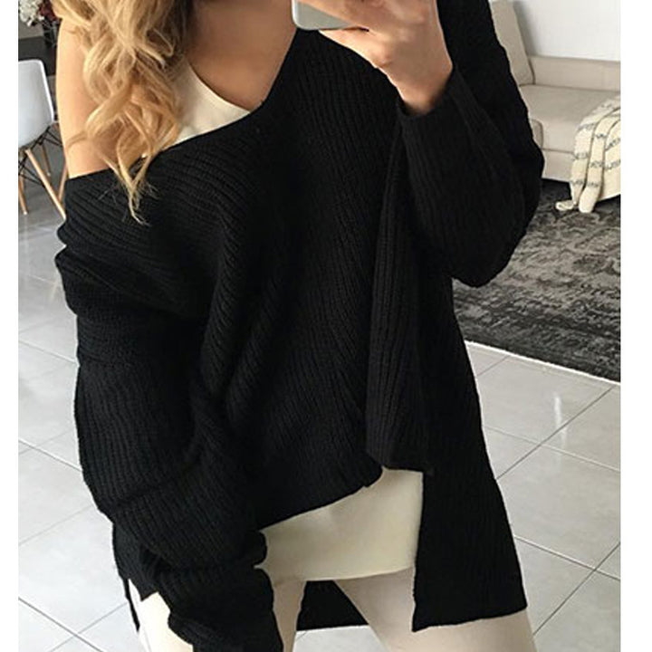 Casual knitted sweater for women with asymmetric cut Lune London