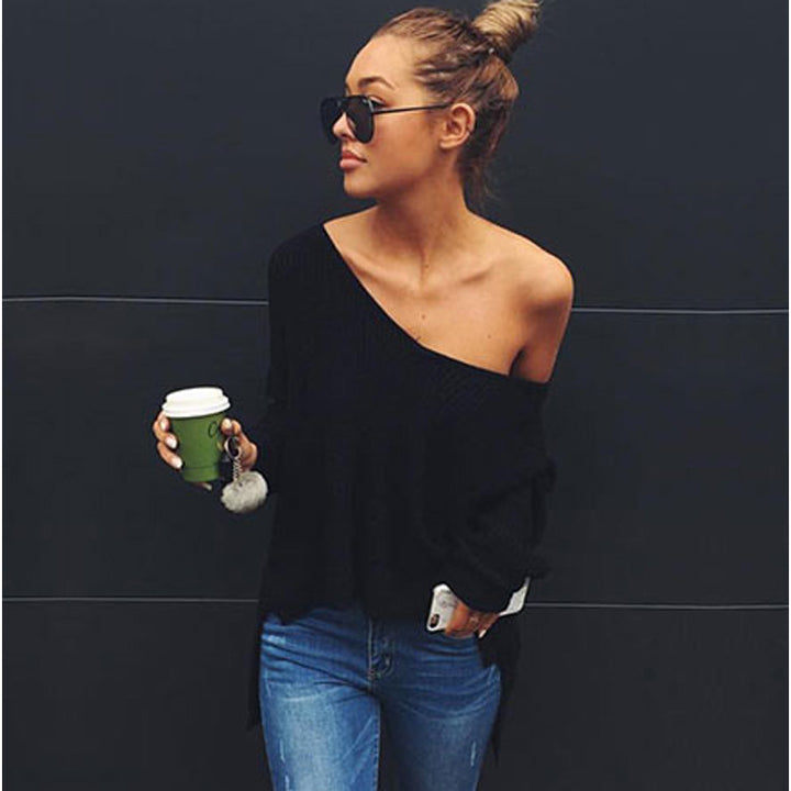 Casual knitted sweater for women with asymmetric cut Lune London