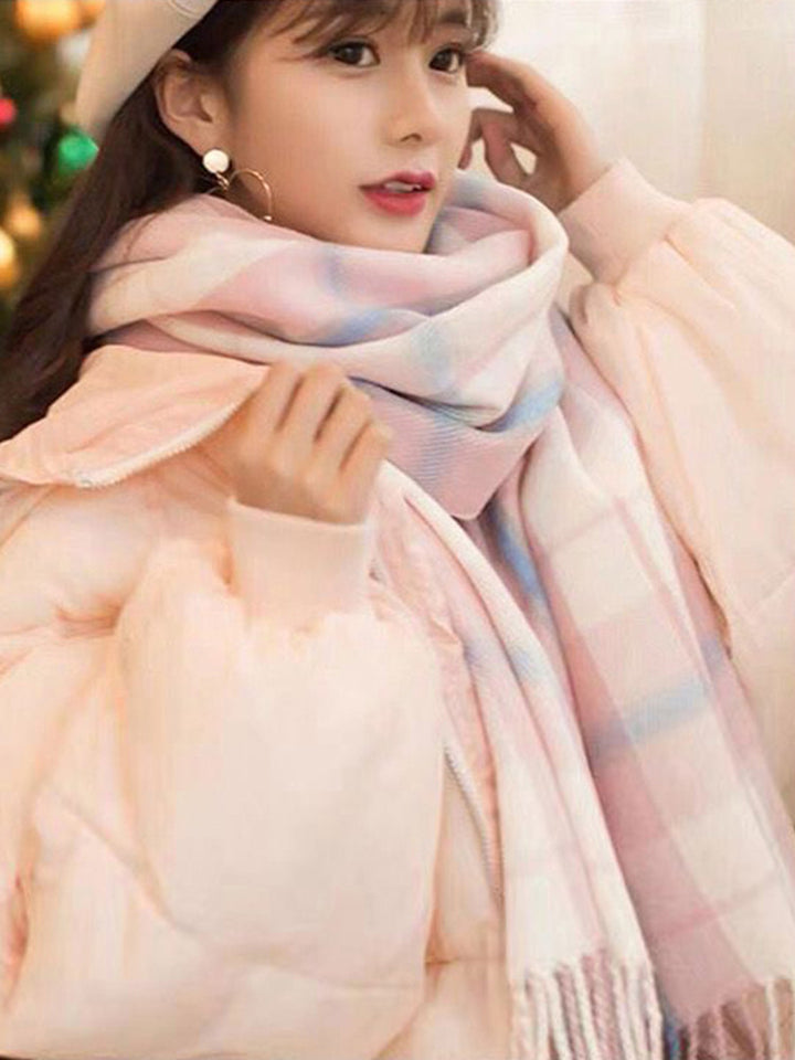 Checked winter scarf in college style