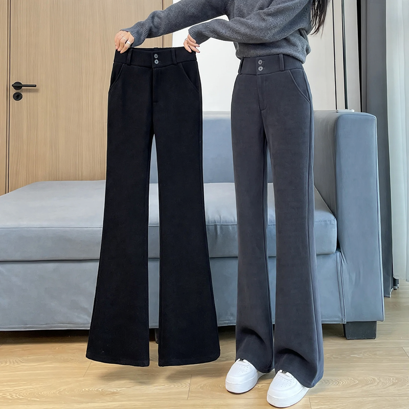 Women’s corduroy pants with a slight flare, lined