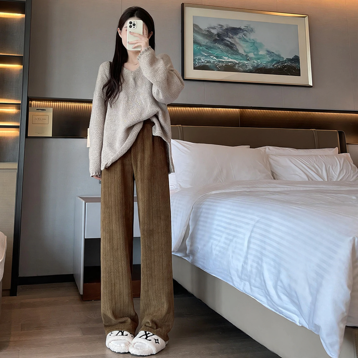 Women's corduroy pants, wide cut