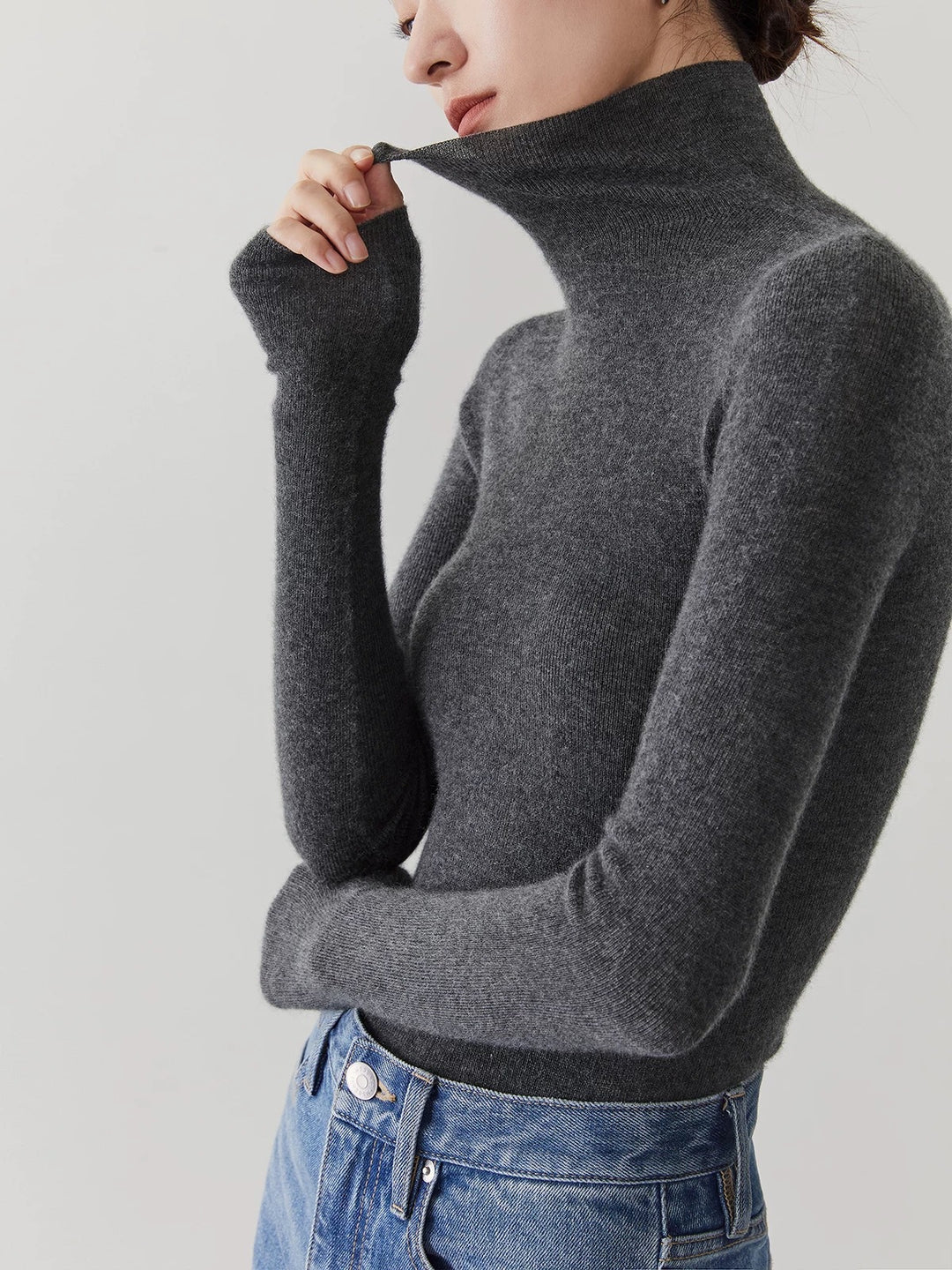 Women's cashmere sweater with stand-up collar, seamless