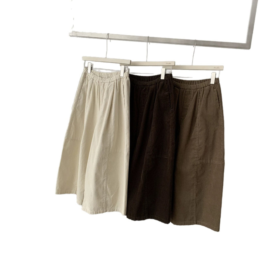 Ladies' cord trousers, wide cut, 7/8 length