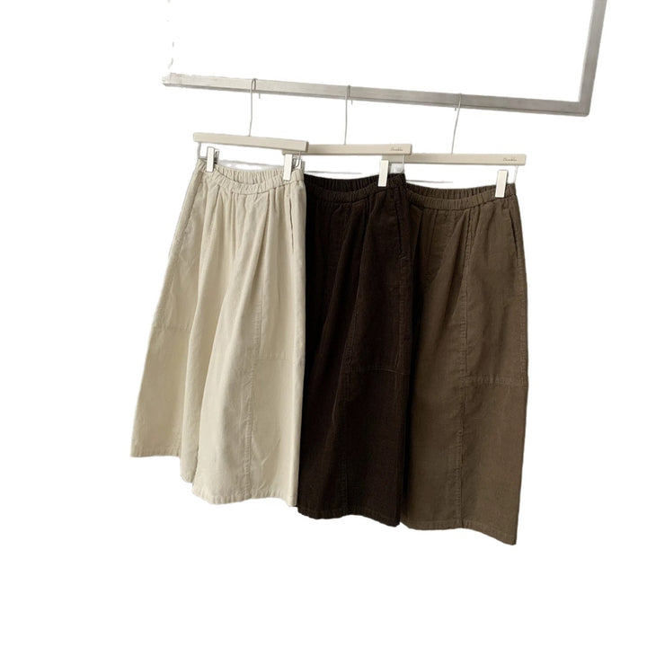 Ladies' cord trousers, wide cut, 7/8 length