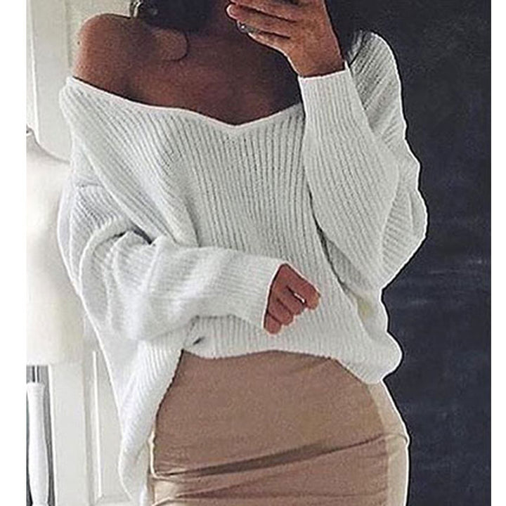 Casual knitted sweater for women with asymmetric cut Lune London