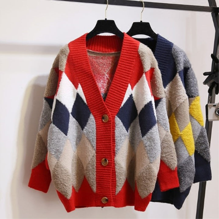Cardigan for women with a trendy diamond pattern and a generous fit Lune London