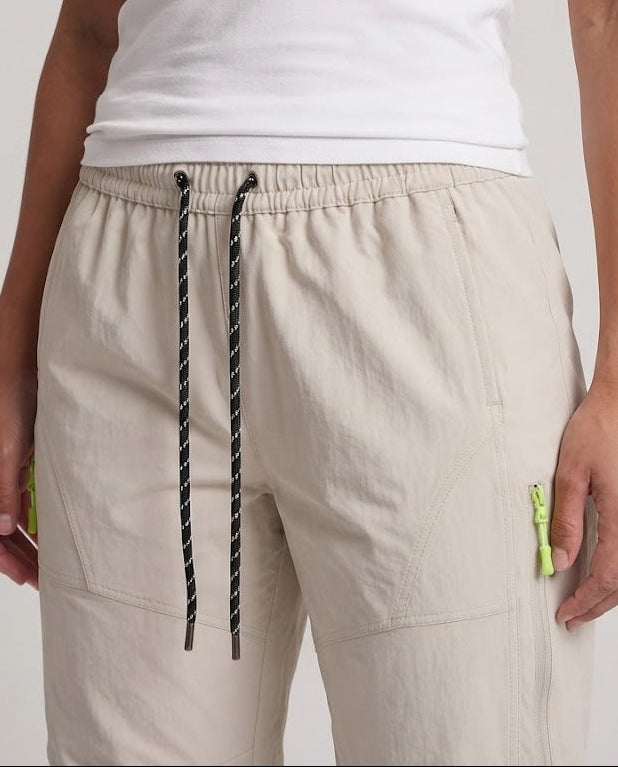 Women's sporty cargo pants with elastic waist and side pockets Amarae