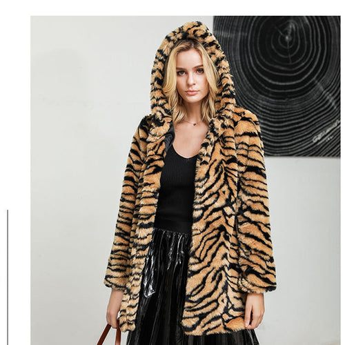 Women's faux fur jacket with tiger stripe pattern Amarae