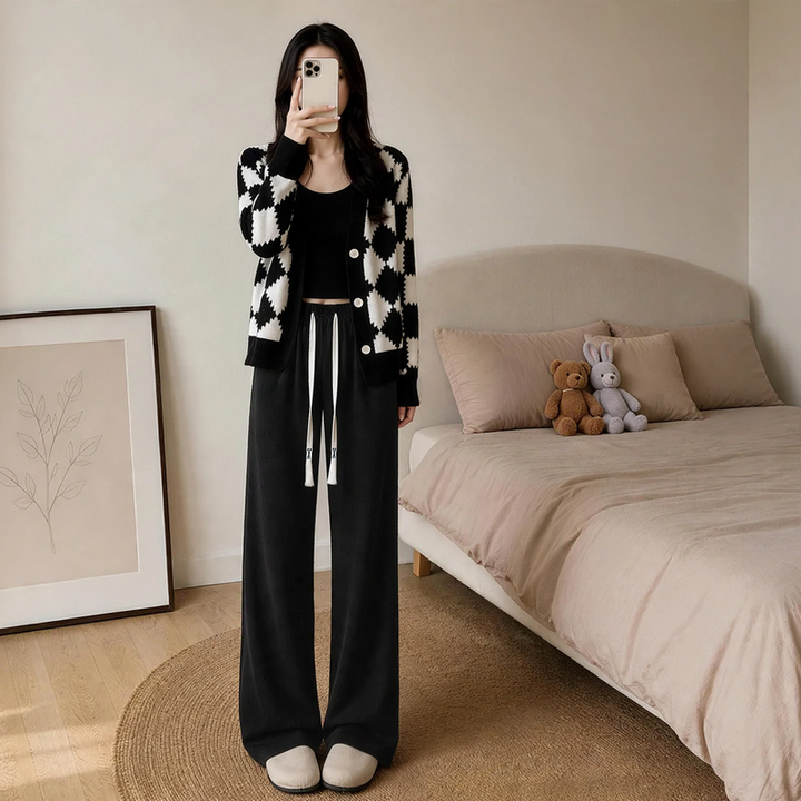 Women's corduroy trousers with wide leg, loose fit