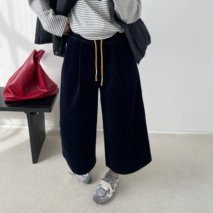 Women's corduroy pants, wide cut, ankle length, lined