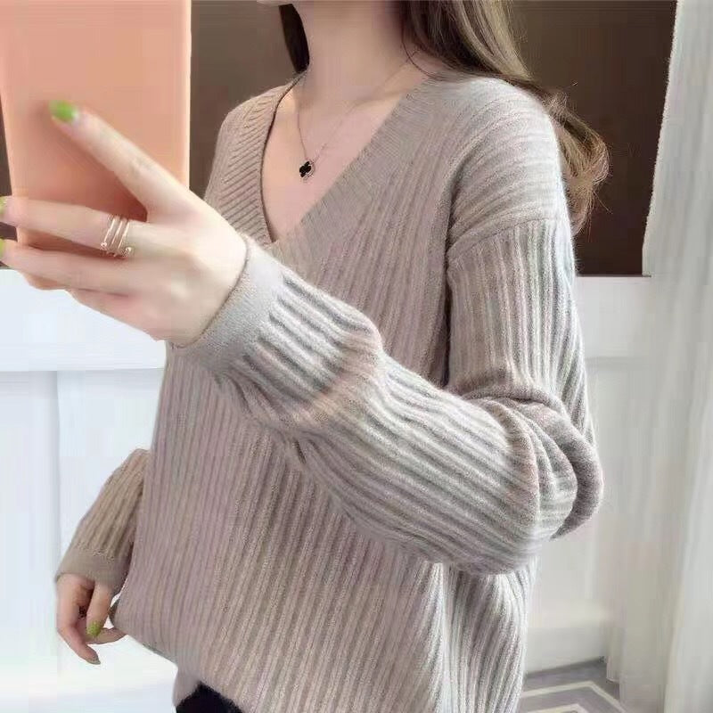 Knit V neck sweater for women with a fine ribbed structure and a relaxed fit Lune London