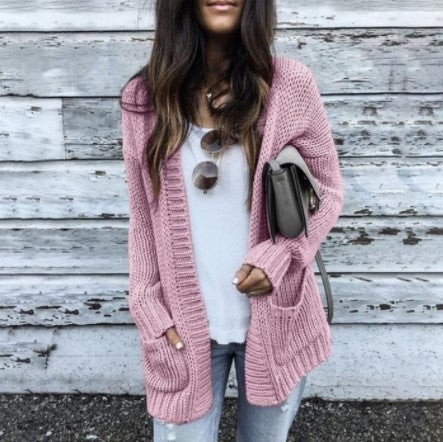 Cardigan pour femmes en tricot épais avec poches profondes et coupe élégante Chic & Stil