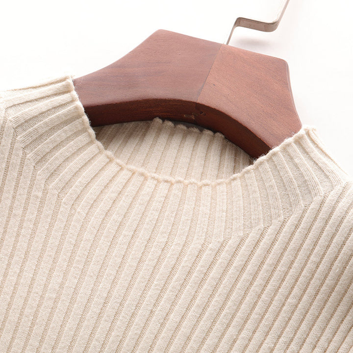 Ensemble en tricot pour femmes avec décolleté en V et fine structure en rib Chic & Stil