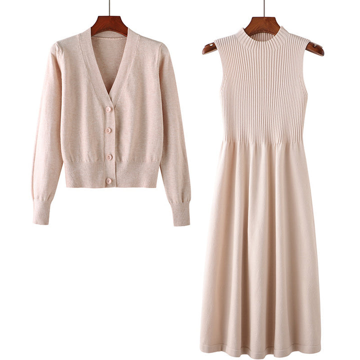 Ensemble en tricot pour femmes avec décolleté en V et fine structure en rib Chic & Stil