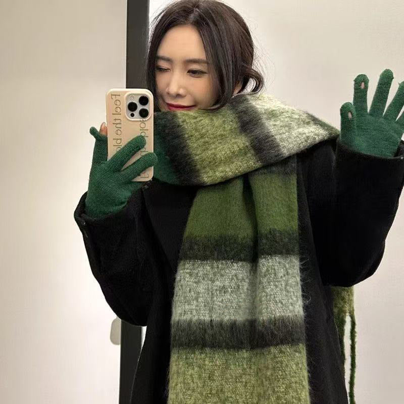 Checked winter scarf, 210x30cm