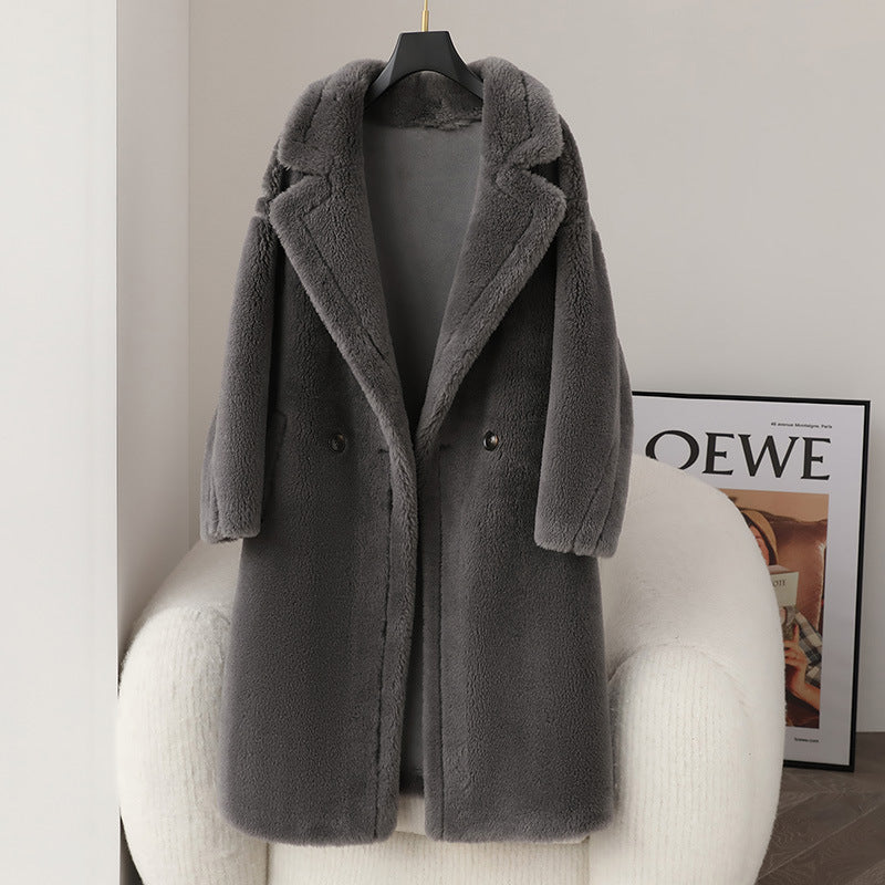 Relaxed women's winter coat made of virgin wool