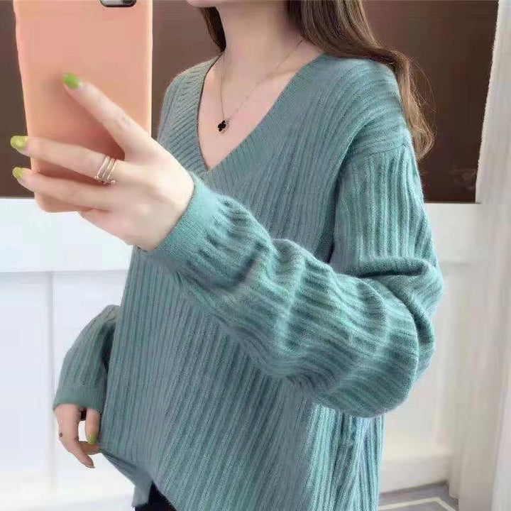 Knit V neck sweater for women with a fine ribbed structure and a relaxed fit Lune London