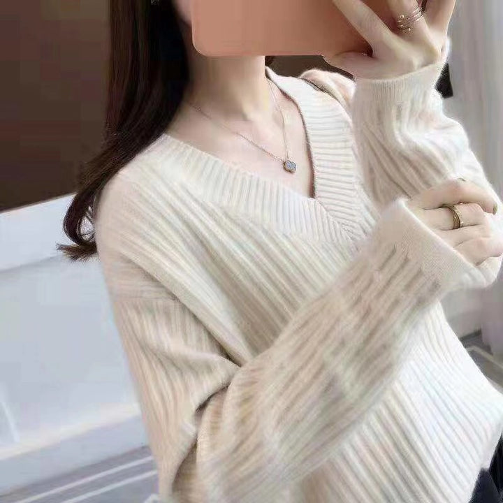 Knit V neck sweater for women with a fine ribbed structure and a relaxed fit Lune London
