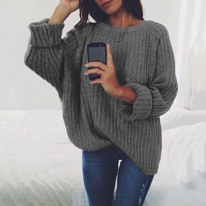 Thick knit sweater for women with a relaxed fit and a trendy ribbed pattern Lune London