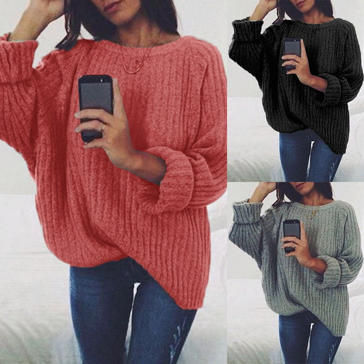 Thick knit sweater for women with a relaxed fit and a trendy ribbed pattern Lune London