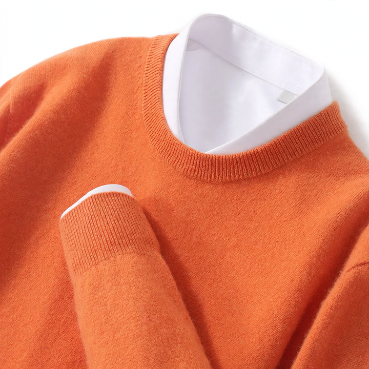 Men's wool pullover with round neck