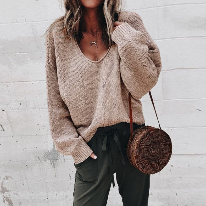 Thick knit V-neck sweater for women with straight shoulders Lune London