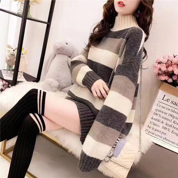 Pull à col montant confortable pour femmes avec un motif rayé à la mode Chic & Stil