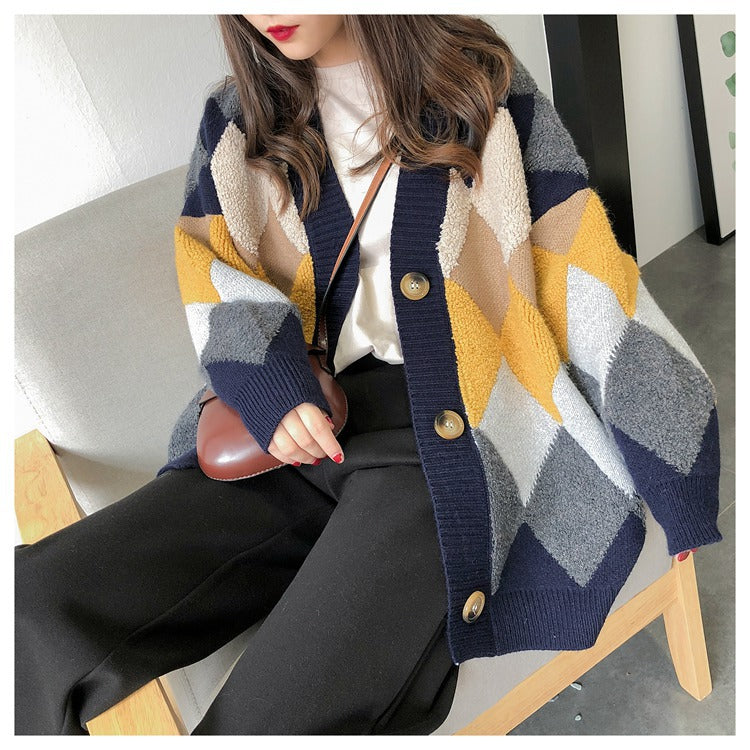 Knitted cardigan for women with modern diamond pattern Lune London