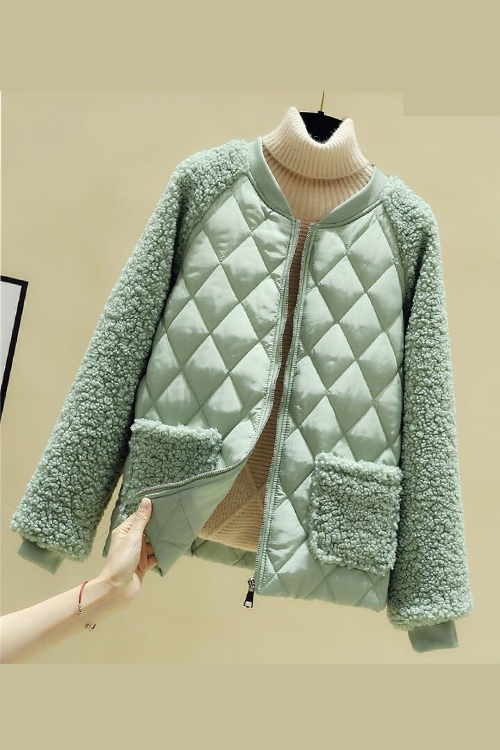 Transitional quilted jacket for women with cozy teddy lining and practical pockets Lune London
