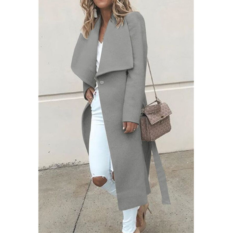 Ladies Elegant coat with generous lapels and belt at the waist Lune London
