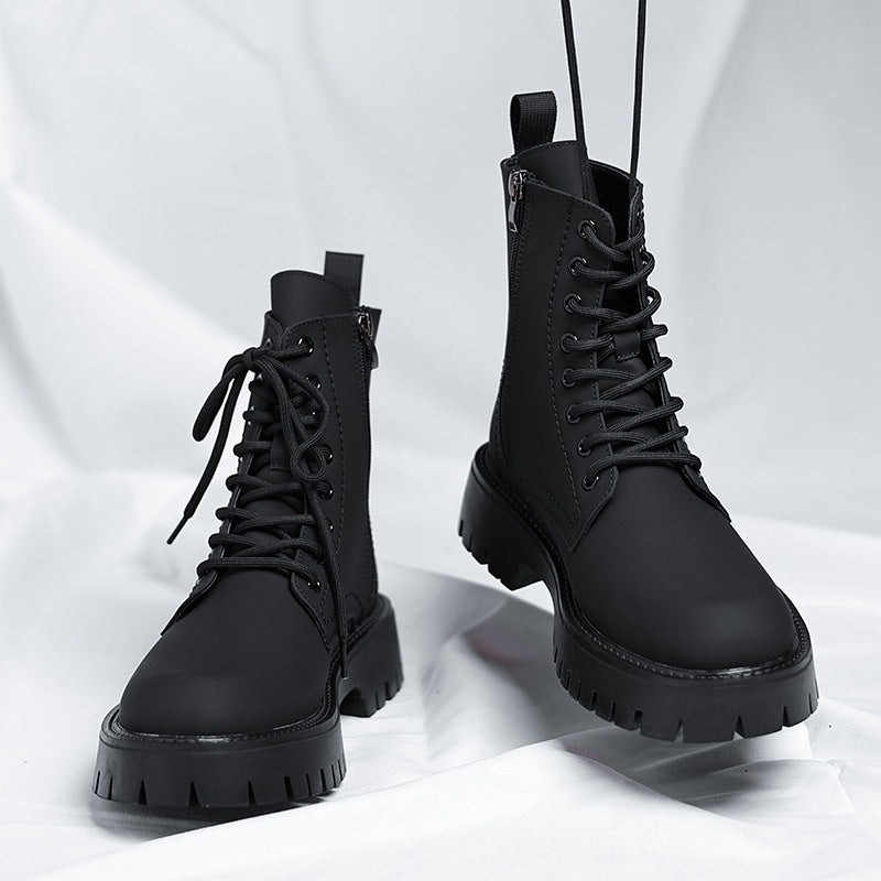 Elegant men's ankle boots made of soft material
