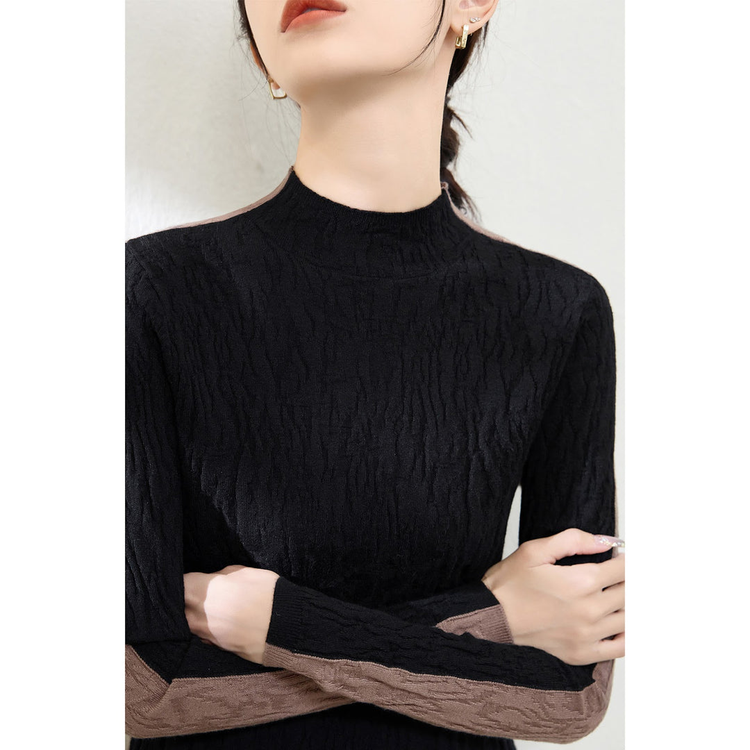 Women's knitted pullover with texture, standing collar, reversible